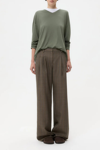 LS High V Shirt | Beetle