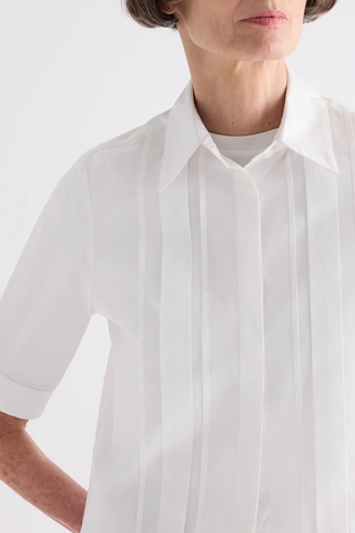 Short Lived Placket Shirt W/ Cherry Pleats | White