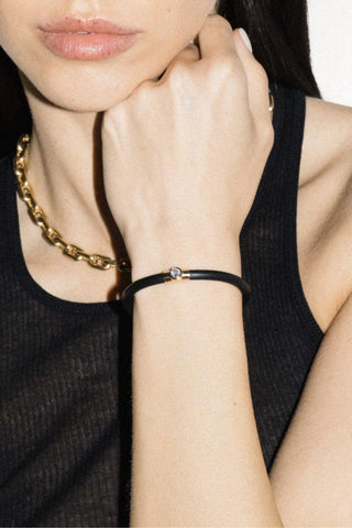 Carbon Bracelet | Round Diamond