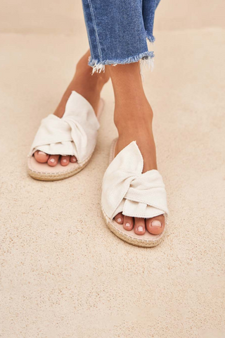 Sandals With Knot | White