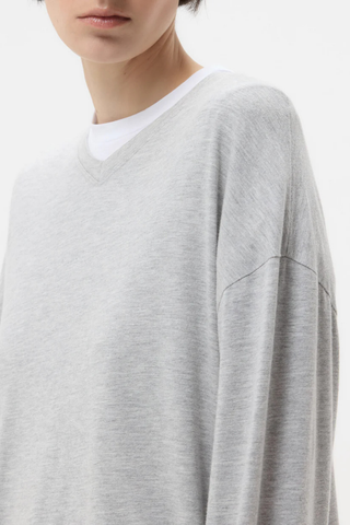 LS High V Shirt | Light Heather Grey