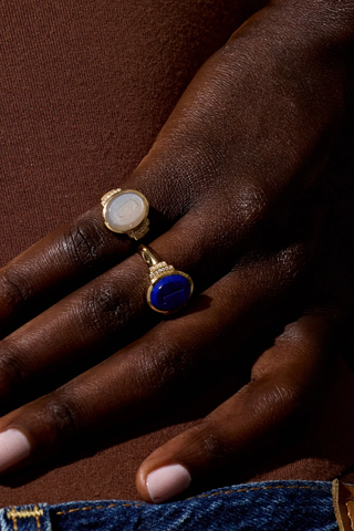 Intaglio Crescent Moon Motif Signet Ring