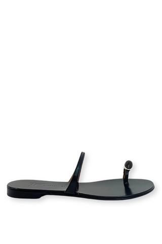 Niobe Nero Flat Sandal | Black