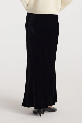 Fluid Velvet Skirt | Black