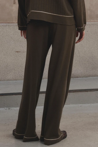 The Menswear Tipping Trouser Pant | Olive