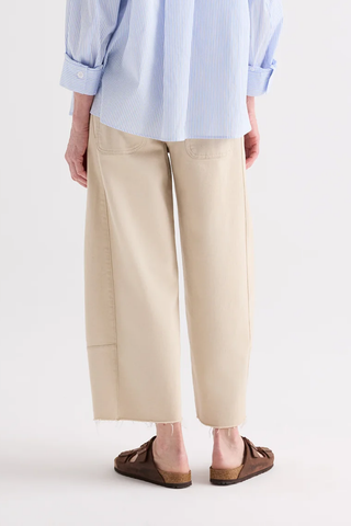 Slouchy Boyfriend Jeans | Sandshell