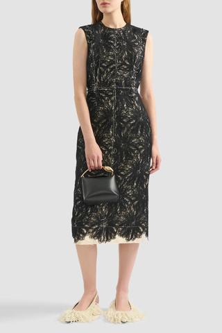 lace valentines dress Feel Romantic in the Perfect Red Valentine's Day Dress: Four Dress Styles to Choose From