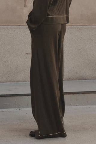 The Menswear Tipping Trouser Pant | Olive