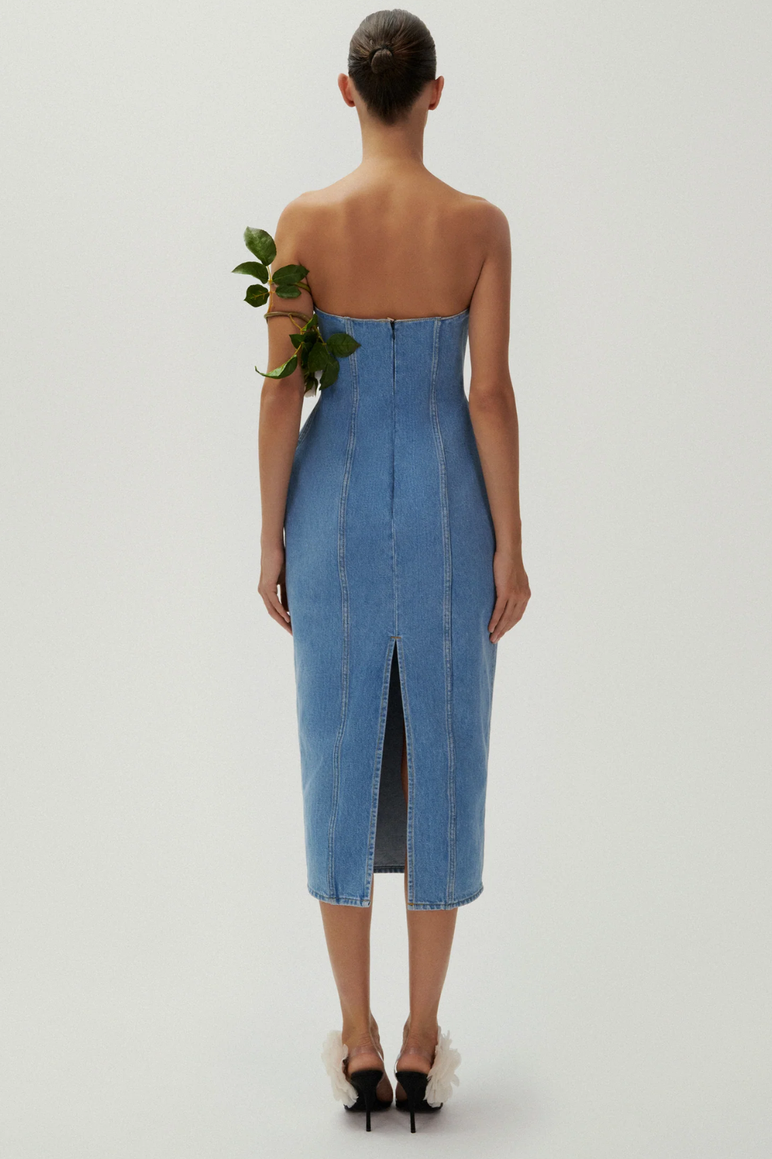 magda butrym blue dress Breathtaking new @magdabutrym Our Floral Appliqu Halter-neck Maxi is the epitome of quiet luxury. This signature piece is available in a size 34 (fits 6-8) for $580. RRP: $3,000. Secure her