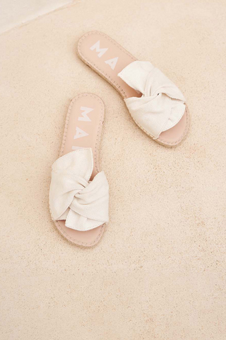 Sandals With Knot | White