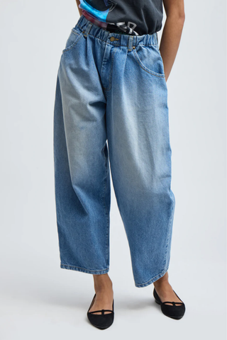 Silverlake Elastic Waist Jeans | Light Wash Blue