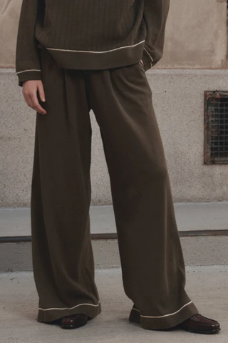 The Menswear Tipping Trouser Pant | Olive