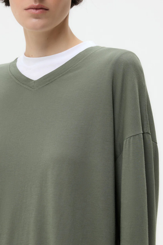 LS High V Shirt | Beetle