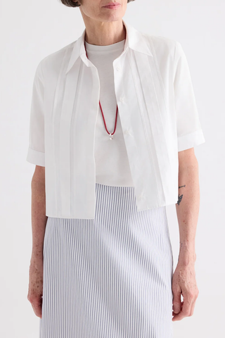 Short Lived Placket Shirt W/ Cherry Pleats | White