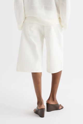 Boxy Relaxed Short | White